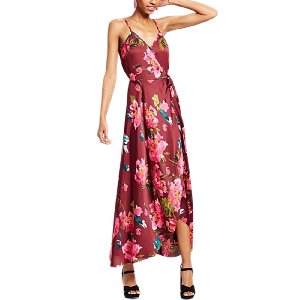 XHILARATION Chrissy Teigen Gave‎ Her Pretty Floral Wrap Dress